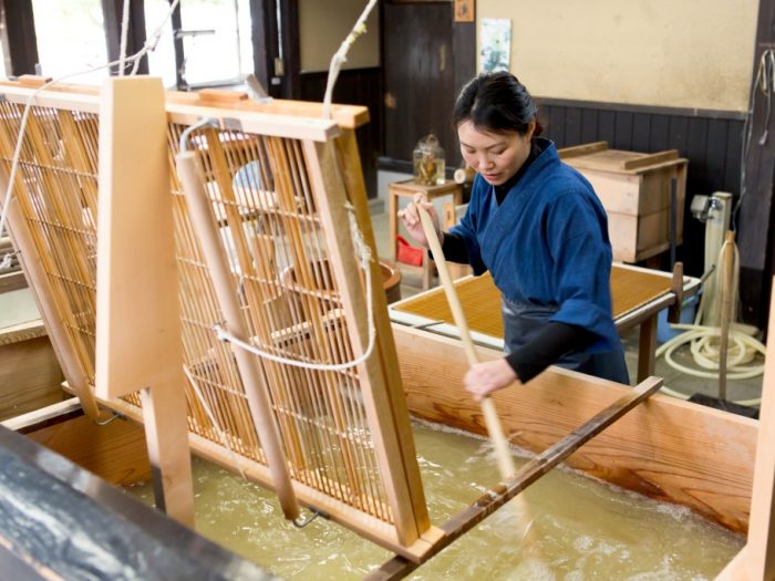 和紙、打刃物、箪笥…越前市の手仕事に触れるバスツアー